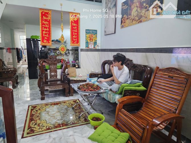 Bán Nhà Đường Bà Triệu ngay BV Hóc Môn, 60m2, 2 Tầng cực đẹp khu sằm uất - 2
