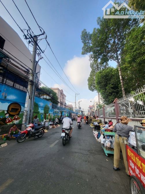 BÁN NHÀ C4 MẢNH ĐẤT VÀNG LINH ĐÔNG CỰC RẺ - 40Tr/M2 - (100M2)NỞ HẬU TÀI LỘC - 2