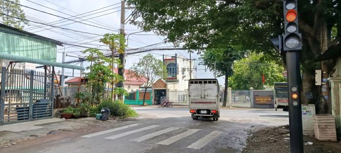 Bán lô đất mặt tiền Huỳnh Mẫn Đạt gần nhà máy nước Hóa An, Biện Hòa:    * Giá: 8 tỷ 500. - 2
