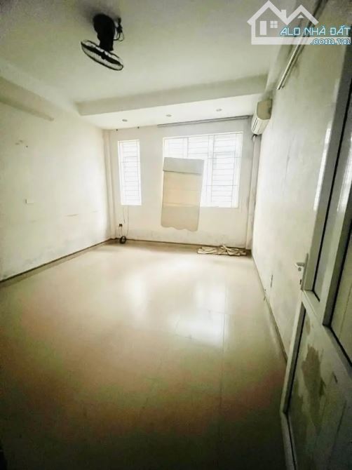 BÁN NHÀ PHÂN LÔ PHỐ HOÀNG QUỐC VIỆT CẦU GIẤY 15 TỶ DT 45M2 MT 4.2M 5T VỈA HÈ KINH DOANH Ô - 2