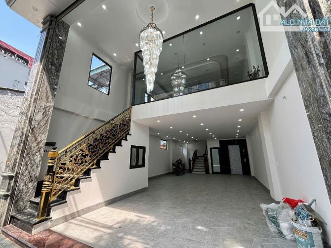 Bán nhà mặt phố Ô Chợ Dừa, 3 thoáng lô góc, vỉa hè đá bóng, 35 tỷ - 2