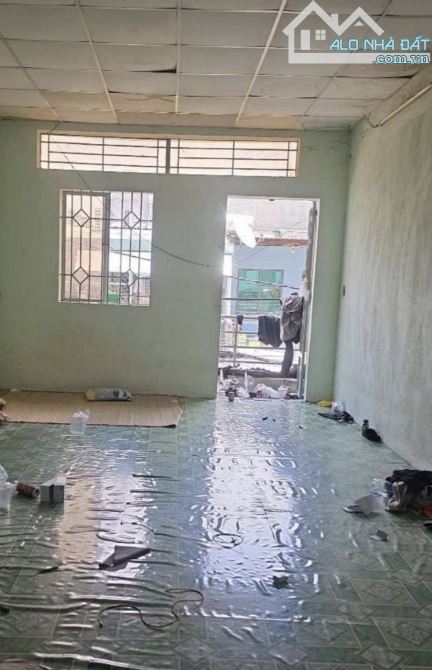 CÁCH MẶT TIỀN 2,3 CĂN KHU BÀN CỜ KHU PHÂN LÔ LÊ QUỐC HƯNG P12 Q4 - 2