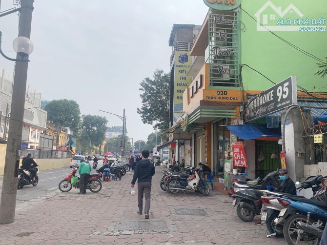 Bán nhà 4 tầng mặt phố Trần Hưng Đạo, Hoàn Kiếm, lô góc, vỉa hè rộng, kinh doanh cực tốt, - 2