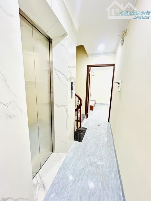 PHÂN LÔ Ô TÔ, THANG MÁY PHỐ NGỌC THỤY - 2