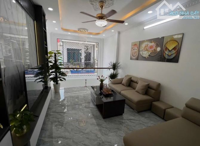 Bán nhà mới đẹp 60m2 5 tầng, thang máy, ngay Đông Mỹ - Thanh Trì, Siêu hiếm - 2