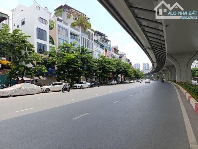 Bán 600m2 đất mặt phố Minh Khai - GPXD 9 tầng + hầm - 2