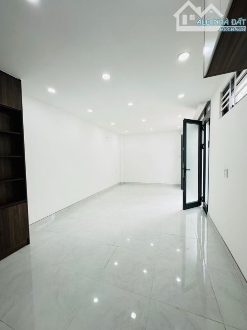 Cần bán gấp-HXT thông-sát MT Nguyễn xí- khu phân lô-77m2-5 tầng- nhà đẹp - giảm còn 10.5tỷ - 2
