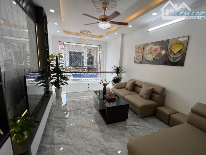 Bán nhà Đông Mỹ, Thanh Trì, 5 tầng thang máy, gara, ô tô thông, giá 8,3 tỷ - 3