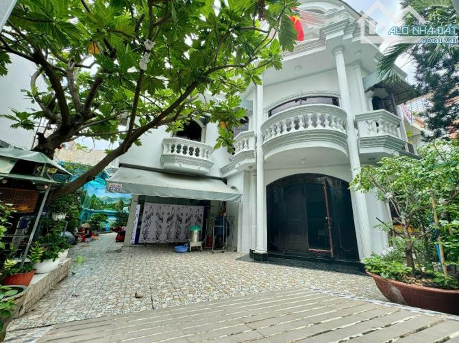 KHU TRUNG TÂM BẬC NHẤT Q7 NGUYỄN THỊ THẬP - LÂM VĂN BỀN NGANG KHỦNG - BIỆT THỰ CỔ SÂN VƯỜN - 3