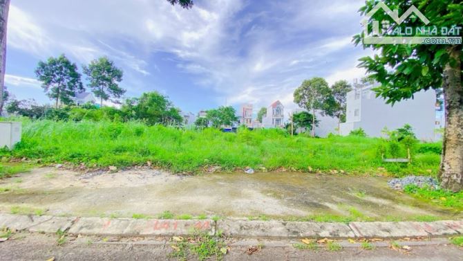 Cho thuê đất ngang 10m  khu Ngân Thuận 8 triệu - 3