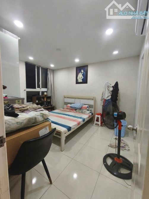 C/c Phú Đạt - Đường D5, P25, Bình Thanh: 89m2, 3p ngủ, 2wc, NTCC, 15,5tr/th - 3