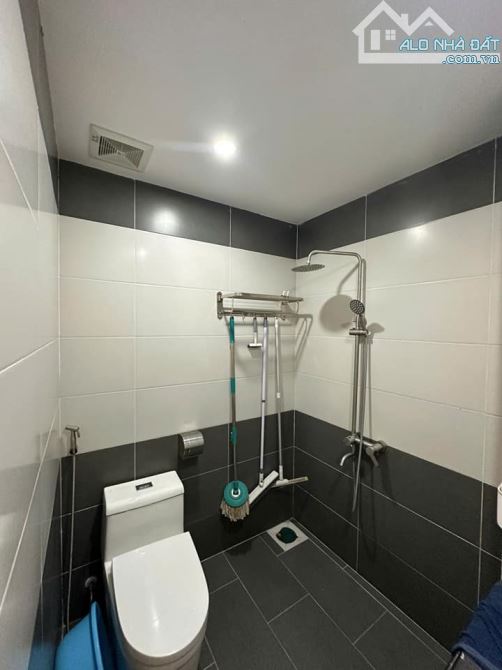BÁN NHÀ NGÕ DÂN SINH TƯ ĐÌNH LONG BIÊN  LÔ GÓC CHỈ 6 TỶ 35m 5 TẦNG MT 4m Ô TÔ KINH DOANH - 3
