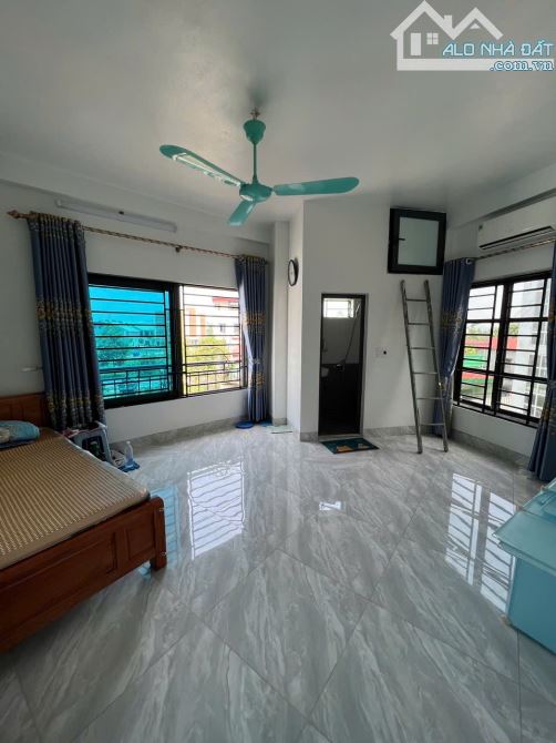 Bán nhà 3 tầng khu 1 dt 63m2 mt 15m hướng tn giá 4 tỷ - 3