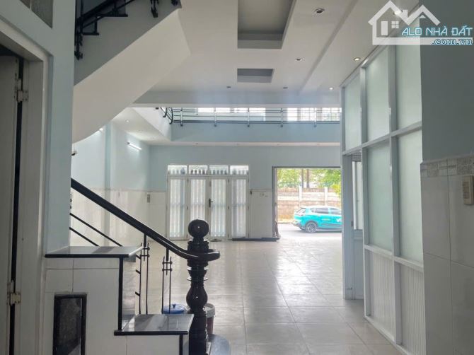 MẶT TIỀN LÊ VĂN CHÍ - 122m2 - 4 TẦNG - NGAY NGÃ TƯ THỦ ĐỨC - NGANG 8M - HOÀN CÔNG - 3
