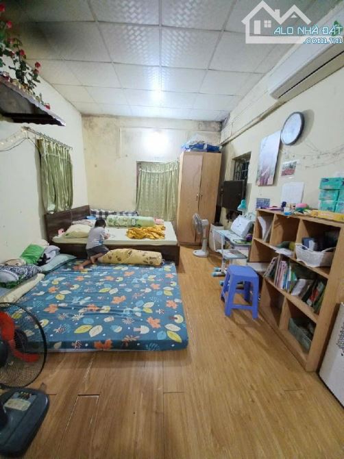 8.3 tỷ sở hữu nhà Phố Vân Hồ 38m2, ngõ trước nhà ô tô tránh, kinh doanh sầm uất, cách công - 3