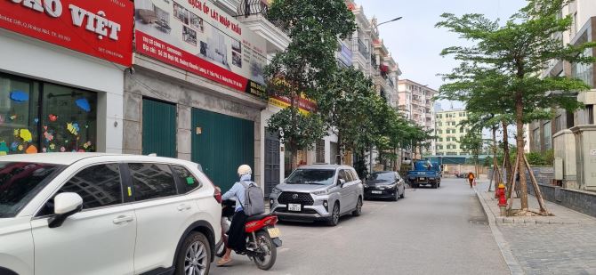 Bán nhà phân lô, liền kề Rose Town Ngọc Hồi, vị trí vàng, mặt tiền rộng 124m giá 34 tỷ - 3