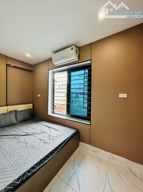 TẬP THỂ NAM ĐỒNG - VỊ TRÍ VIP- Ô TÔ ĐỖ CỔNG - Ở CỰC VIP - 3
