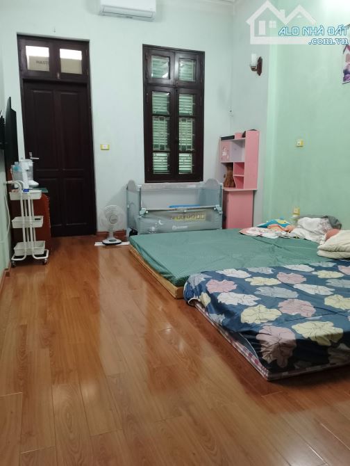 Bán nhà Kim Ngưu 72m2, 4T, mt 7.2m mặt ngõ oto, kinh doanh, cách 1 nhà ra phố. Giá 18.8 tỷ