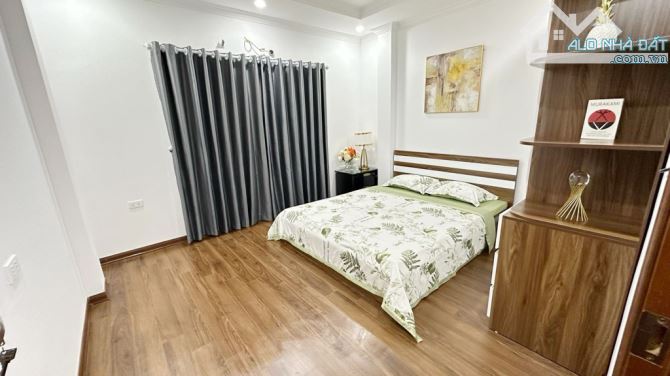 NHÀ ĐẸP NGÕ RỘNG – 521 TRƯƠNG ĐỊNH – 42M², 5 TẦNG Ở NGAY – GẦN Ô TÔ TRÁNH – GIÁ 8 TỶ - 3