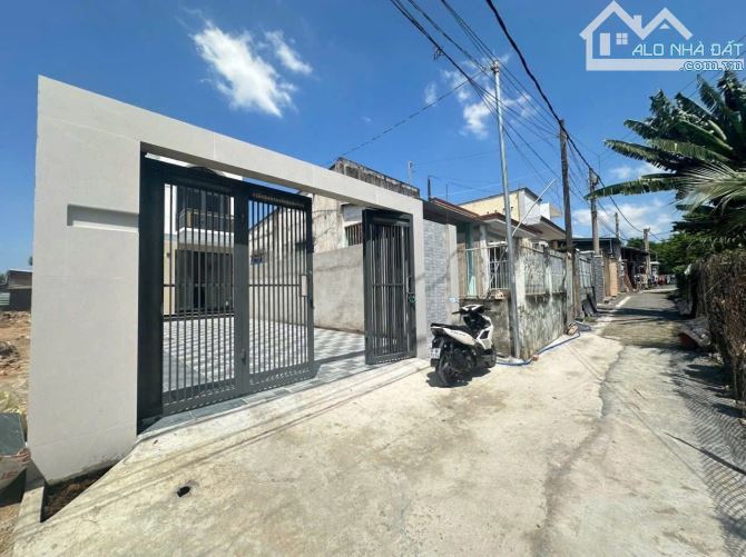 Chỉ 2,8 tỷ sở hữu nhà 1T1L 132m2, gần chợ, trường học, UBND-P.Tân Vạn,SHR thổ cư,đường ôtô - 4