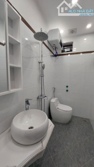 Bán nhà 4 tầng tại Đà Nẵng , Càu Tre ,Ngô Quyèn GIÁ 4TY650 - 4