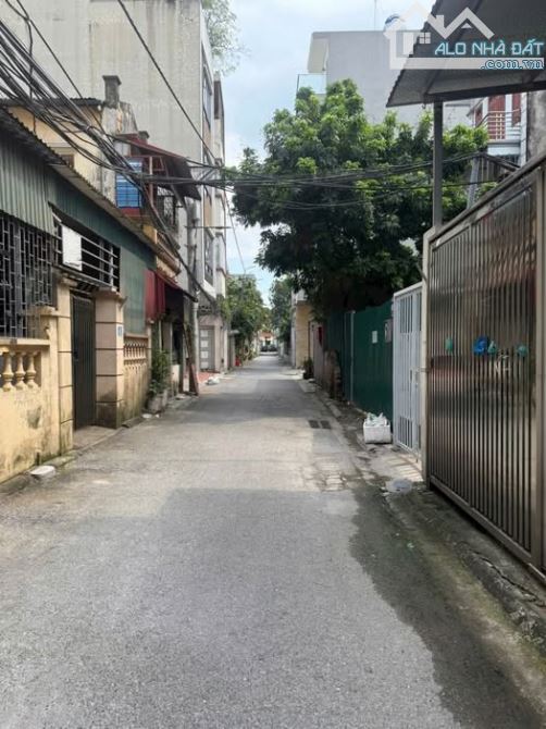 BÁN NHÀ NGÕ DÂN SINH TƯ ĐÌNH LONG BIÊN  LÔ GÓC CHỈ 6 TỶ 35m 5 TẦNG MT 4m Ô TÔ KINH DOANH - 4