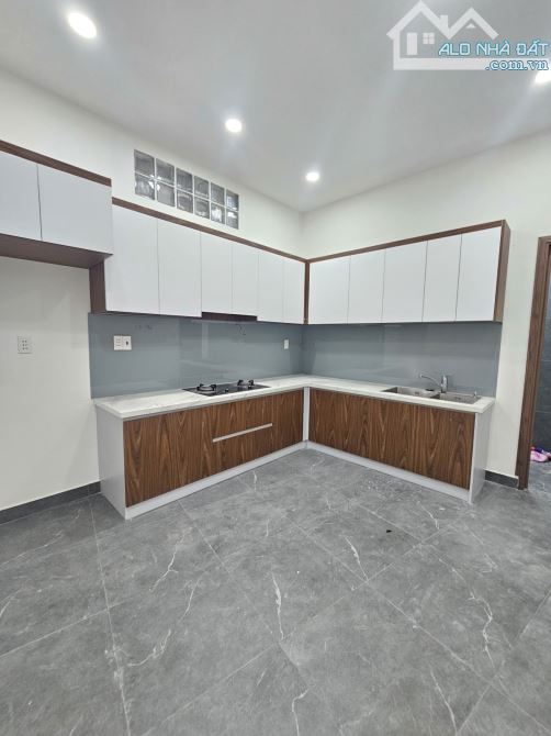 Bán Nhà Hóc Môn - 47M2 ( 4 x12 ) -cấp 4- Hẻm Ba Gác -  Chỉ 2,5Tỷ. - 4