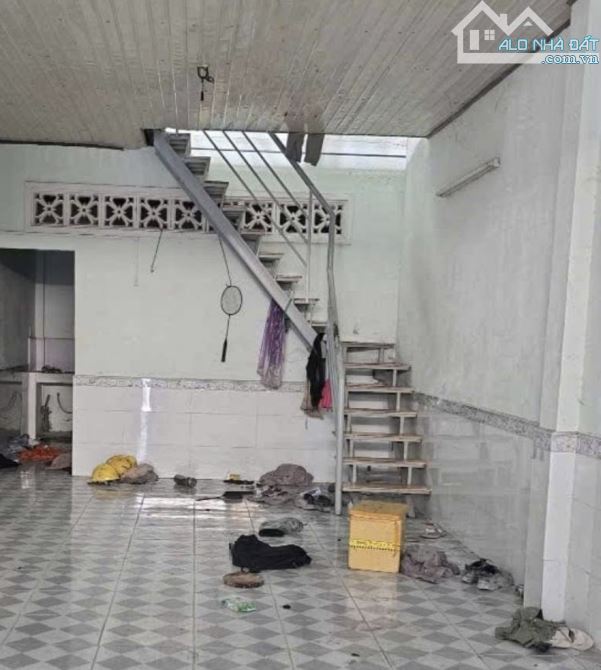 CÁCH MẶT TIỀN 2,3 CĂN KHU BÀN CỜ KHU PHÂN LÔ LÊ QUỐC HƯNG P12 Q4 - 4