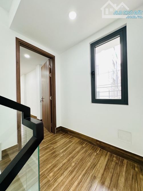 Cần bán gấp-HXT thông-sát MT Nguyễn xí- khu phân lô-77m2-5 tầng- nhà đẹp - giảm còn 10.5tỷ - 4