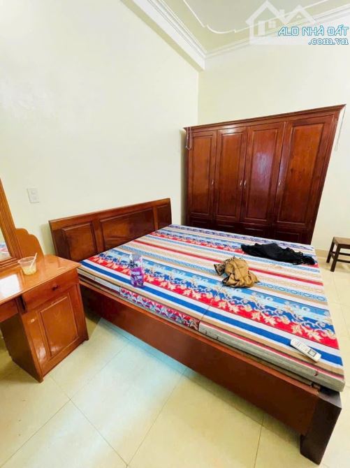 HẼM XE TẢI BỰ NHỨT TRỤC KHÁNH HỘI KHÁNH HỘI THÔNG SANG ĐƯỜNG SỐ KHÔNG QUY HOẠCH KHÔNG LỘ G - 5