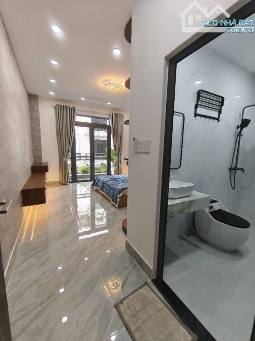 NHà Bán , Thạnh Xuân 38. 4m x 12.5m, thực tế 259m2, 5 Tầng , giá 6.1 tỷ - 6
