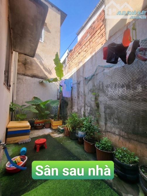 BÁN NHÀ C4 MẢNH ĐẤT VÀNG LINH ĐÔNG CỰC RẺ - 40Tr/M2 - (100M2)NỞ HẬU TÀI LỘC - 6
