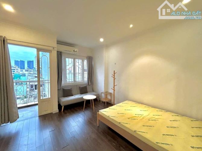 Căn hộ bancol bự ngay trung tâm quận 4, cửa sổ to, gần cầu Khánh Hội - 6