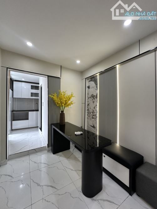 TẬP THỂ NAM ĐỒNG - VỊ TRÍ VIP- Ô TÔ ĐỖ CỔNG - Ở CỰC VIP - 6