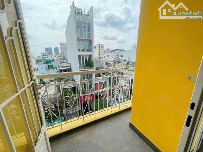 Căn hộ bancol bự ngay trung tâm quận 4, cửa sổ to, gần cầu Khánh Hội - 9