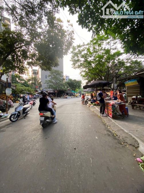 Nhà mặt phố tại Khu đô thị mới La Khê, La Khê, Hà Đông, Hà Nội, DT 40m2, Lô góc, Vỉa Hè 3m