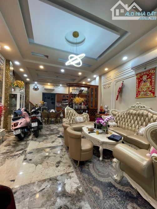 TT Quận 10, biệt thự 5 tầng, 75m2, ngang 5m, nở hậu, ô tô