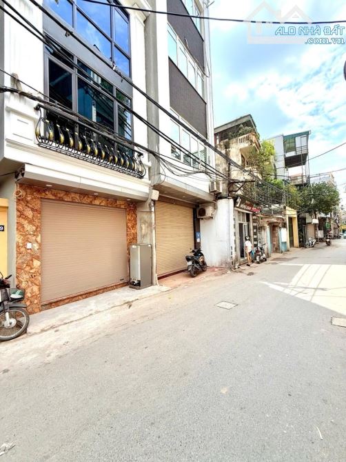 Nhà mặt phố Bùi Xương Trạch,DT 32m, 6 tầng thang máy, kinh doanh sầm uất ngày đêm