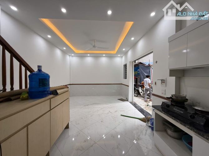 Bán nhà Lai Xá, Hoài Đức, 30m, 5 tầng, ngõ ô tô đỗ gần, sát cạnh QL 32