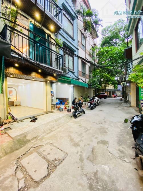 Bán nhà Phố Thái Hà 30m2, ô tô đỗ trước cửa nhà, nhỉnh 12 tỷ, nhà thiết kế 6 tầng mới đẹp,