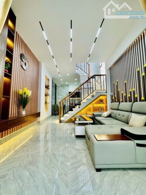 Bán nhà đẹp ~40m2 ngay THCS Phan Tây Hồ - Nở hậu hơn 4m - Hẻm xe hơi đậu cửa - Nhỉnh 4 tỷ