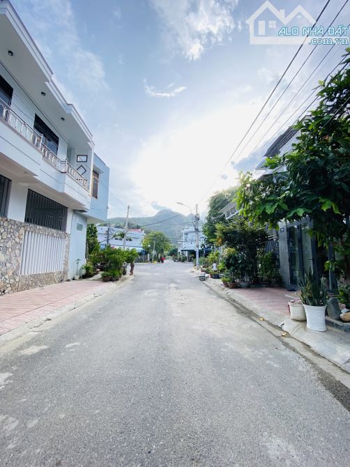 Lô Đất Đẹp Đường Vũ Hữu, Vĩnh Hoà, Nha Trang 95m2 Ngang4,7 Giá 5,350tỷ