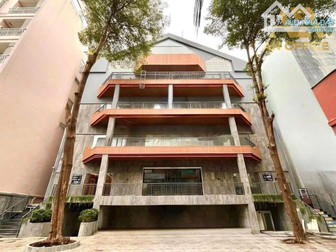 Bán tòa nhà Trần Nhật Duật, Quận 1, DT 24 x 22m, KC Hầm 6 Tầng