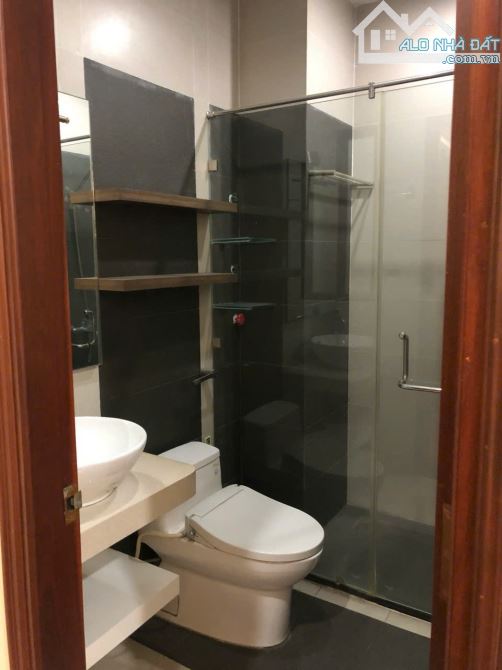 Bán nhà mặt tiền đường C22 Khu K300, Tân Bình , 4,2x20m , hầm 5 tầng , 20 tỷ tl