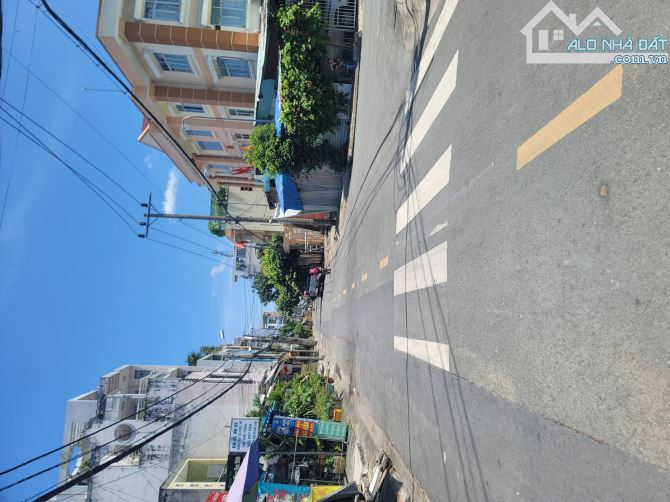 NHÀ ĐẸP PHAN THỊ HÀNH – SÁT VƯỜN LÀI – DT hơn 30m2  CHỈ NHỈNH 4 TỶ 🔥 - 3