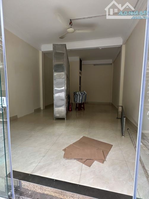 Cho thuê tầng 1 riêng biệt 100m2, MT 5m tại Vũ Tông Phan – Thanh Xuân, giá 30tr/tháng
