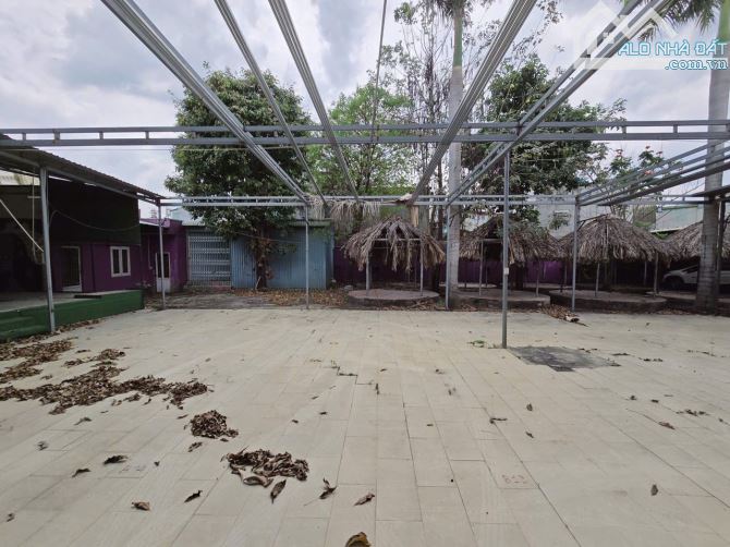 Đất lớn mặt tiền An Phú Đông 25x68m=1550m2 vuông vức. Vị trí Víp SHR chỉ 44tr/m2