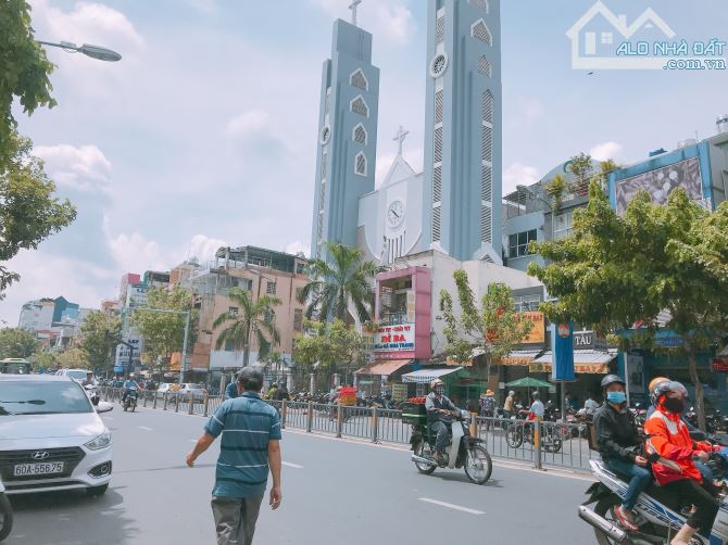 Bán mặt tiền Ngô Gia Tự ( DT: 7x24m, trệt 3 lầu thang máy) P.04 quận 10 - giá 48.8 tỷ