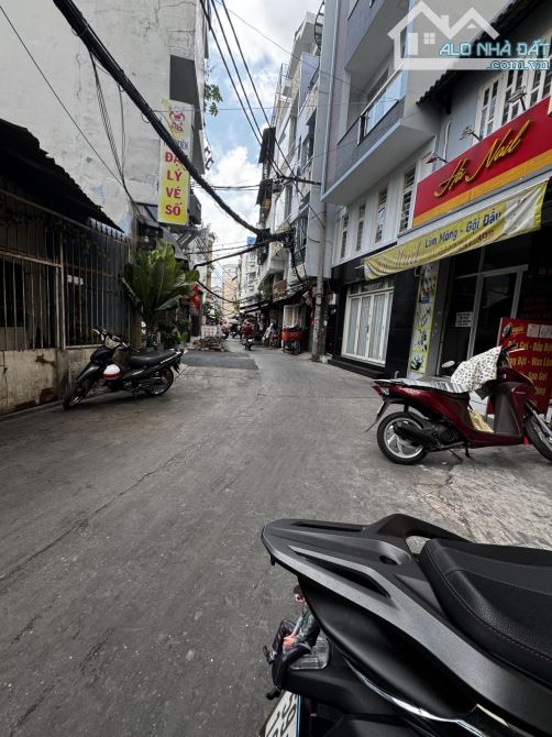 🍩Giá siêu RẺ ngã 4 Phú Nhuận _HXH 6m PHAN ĐÌNH PHÙNG _80m2 chỉ 9 Tỷ8 tiện Kinh doanh Dòng