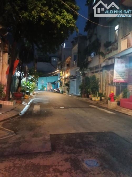 NH.À ĐẸP Ở NGAY TẠ.I BÌN.H LON.G VỚI HẺM XE TẢI 5M, 45M2 NHỈ.NH 6 T.Ỷ (NHỈ.NH HỌC SINH)